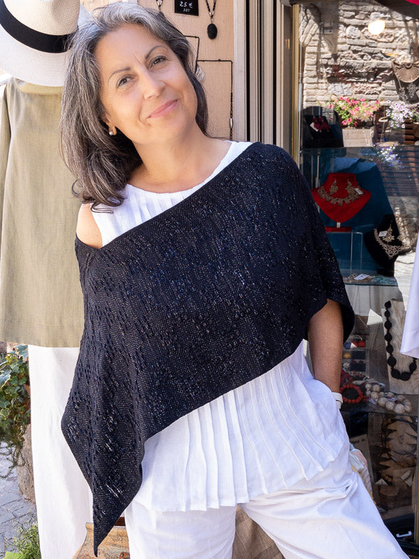 Damask shrug