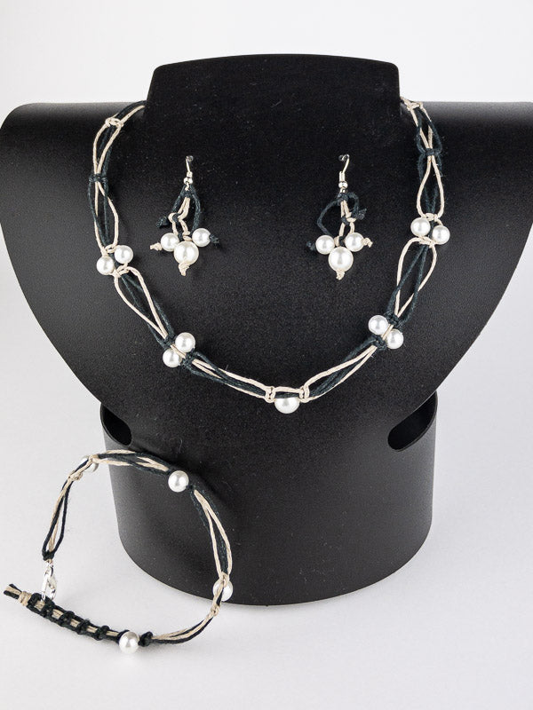 Classic Pearl Set