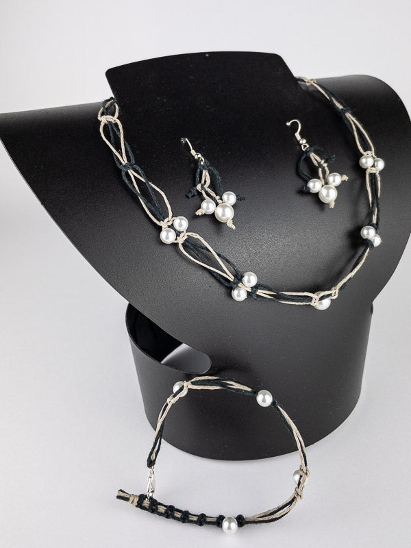 Classic Pearl Set