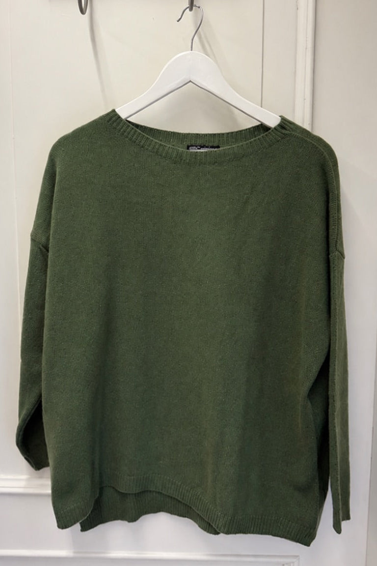 Maglia in cashmere rigenerato - scollo a barca